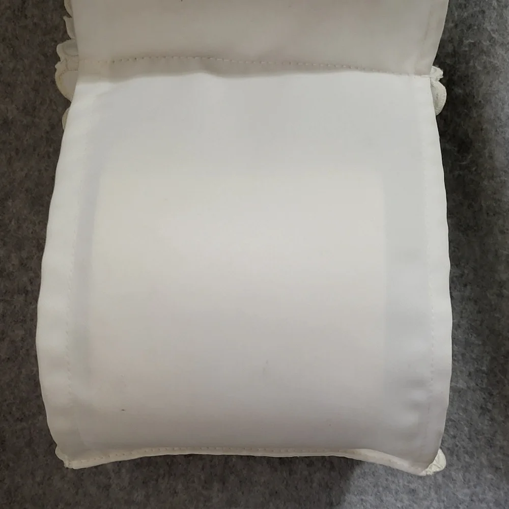 Vintage 2 Roll Fabric Toilet Paper Holder Ivory Cutwork Lace Embroidery Romantic